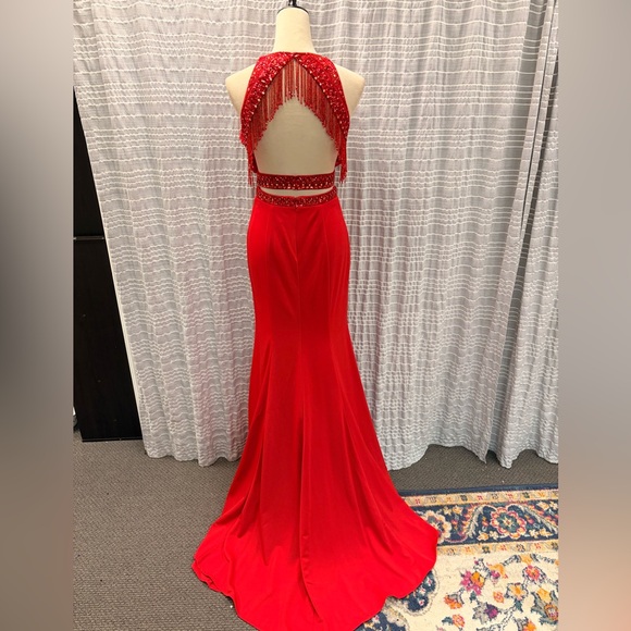 Splash Red Backless Gown - Picture 4 of 6